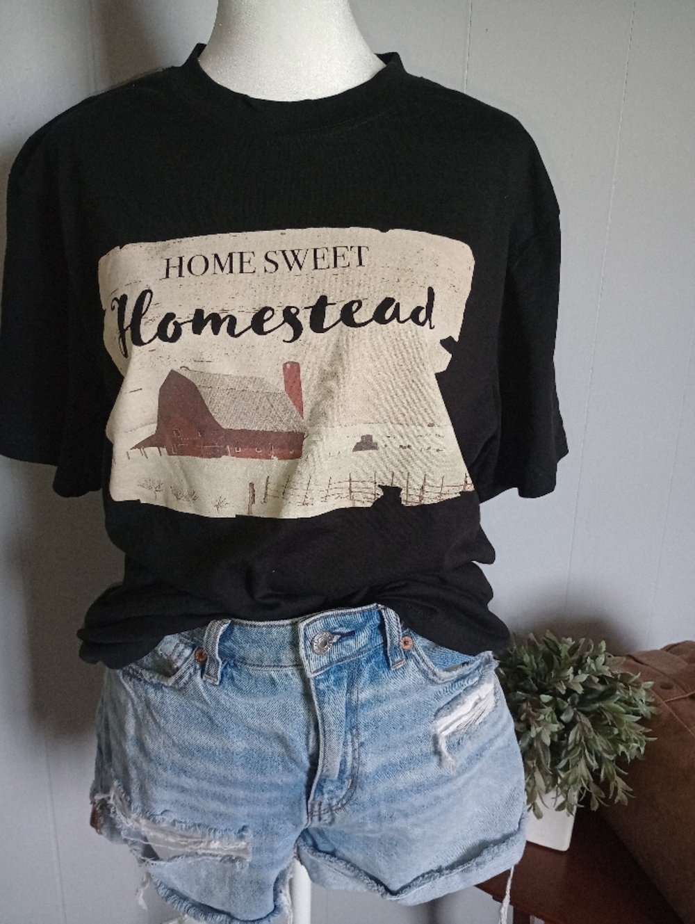 NWOT Home Sweet Homestead Black Graphic Tee 100% Cotton Size Medium